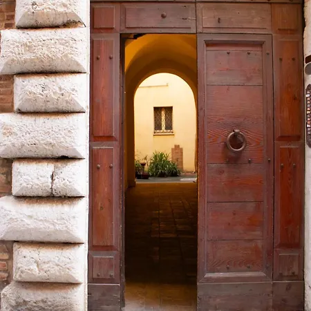 Palazzo Tancredi * 安科纳